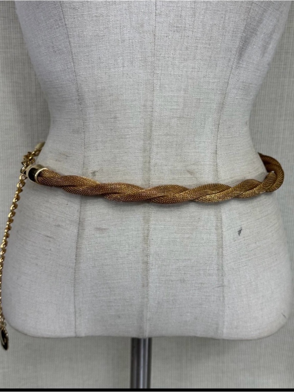 Women’s gold toned metal mesh chain belt 31-39 inch - Picture 8 of 8